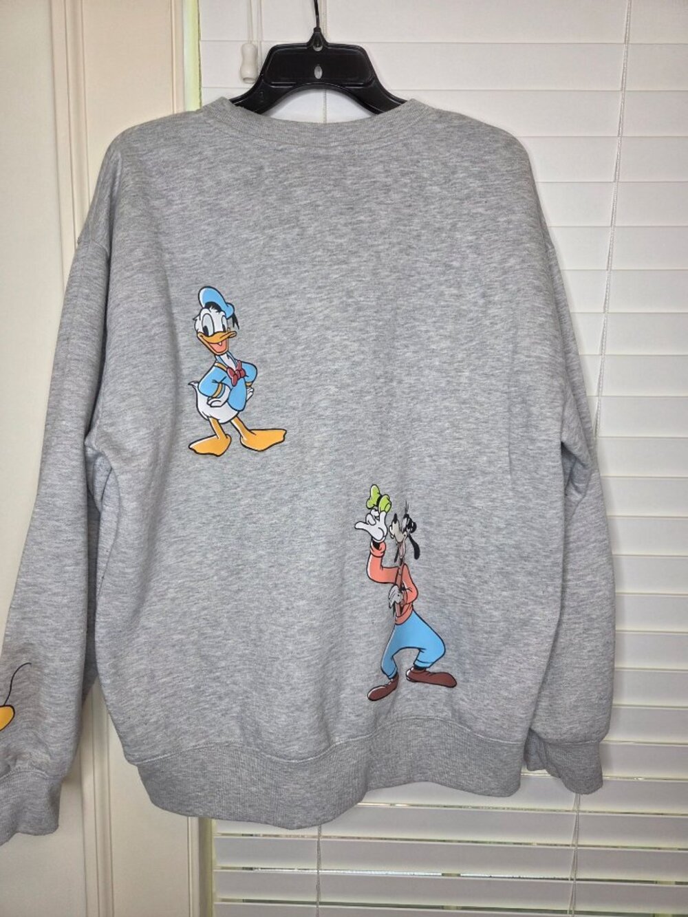 Disney Mickey & Friends Graphic Sweatshirt Gray XL Unisex Crewneck Casual Pullov - Picture 8 of 10